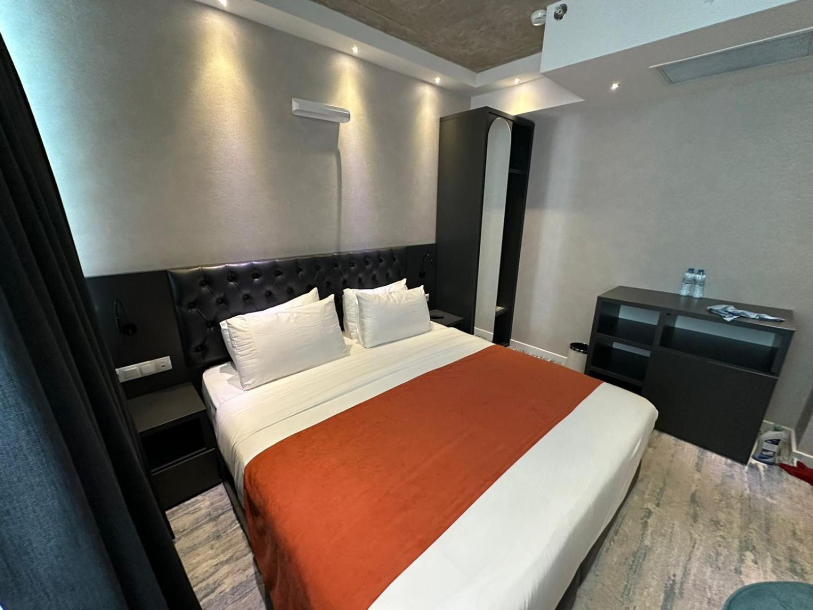 M 1 T Hotel Tbilisi Exterior foto