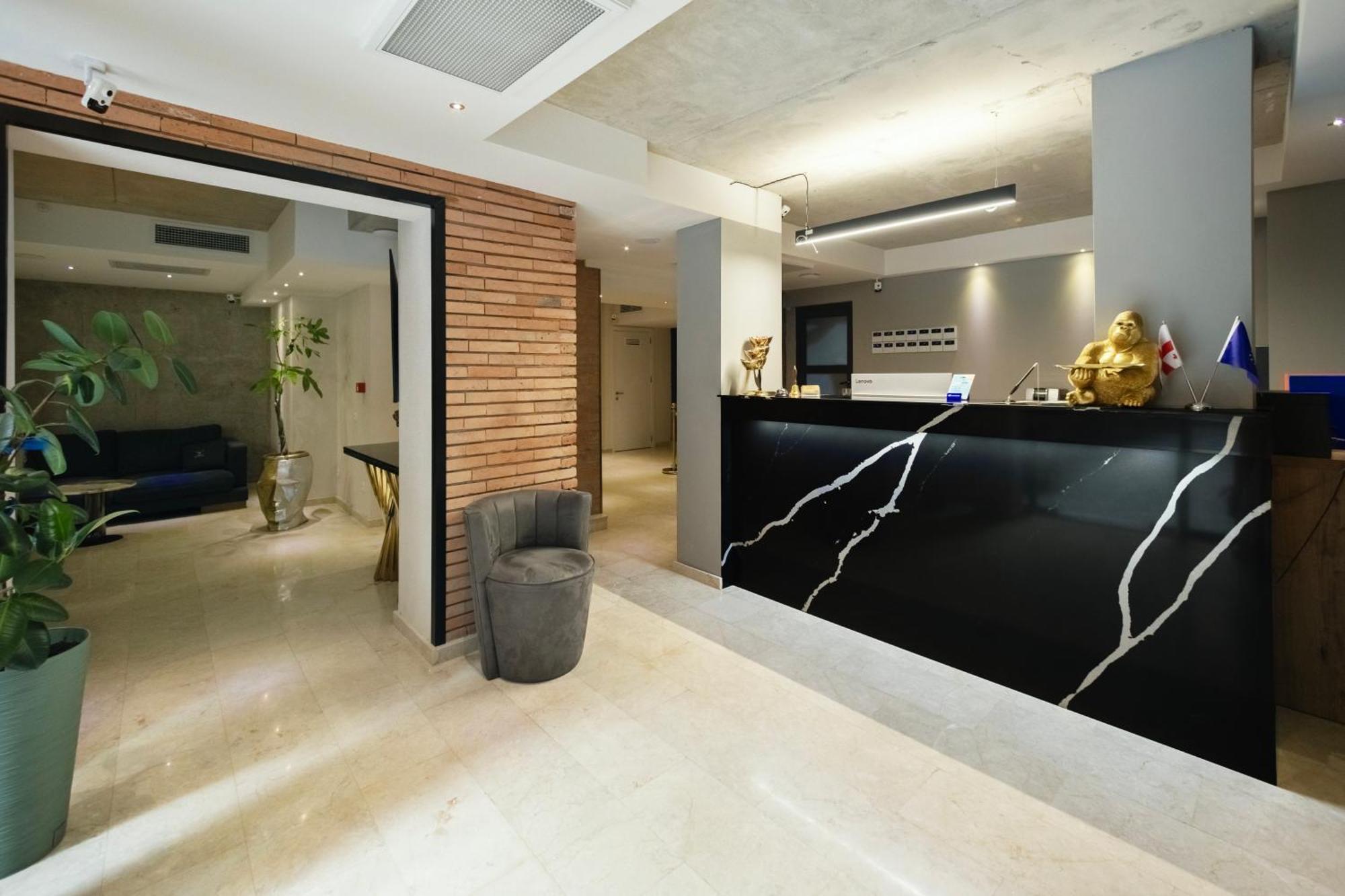 M 1 T Hotel Tbilisi Exterior foto