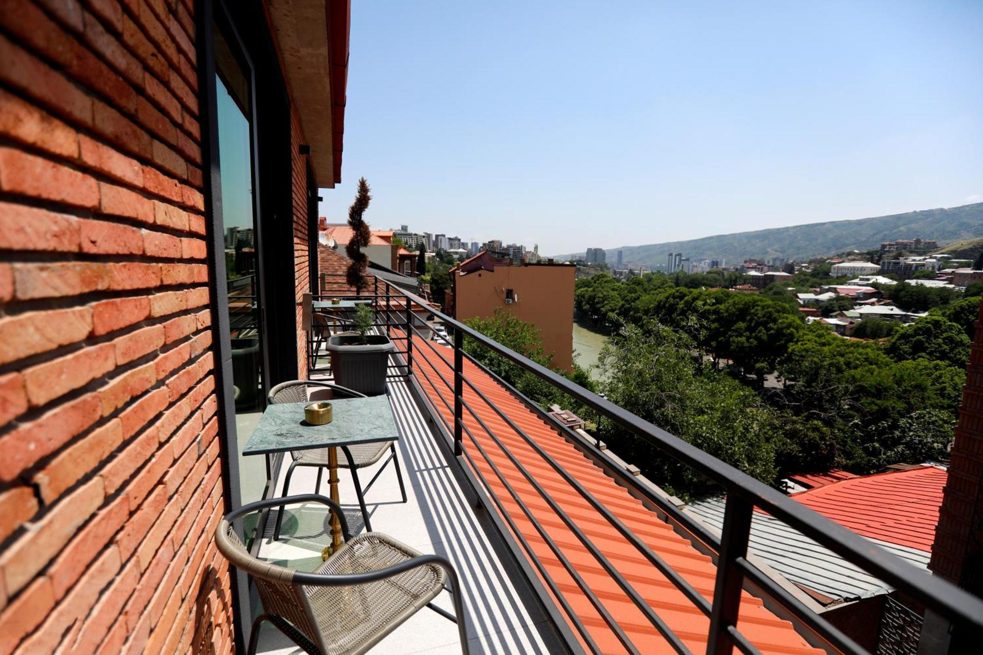 M 1 T Hotel Tbilisi Exterior foto